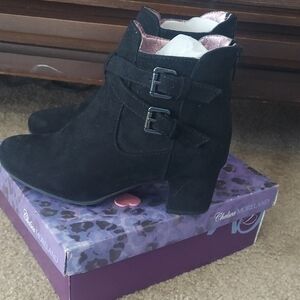 Chelsea Moreland Black Suede Ankle Booties